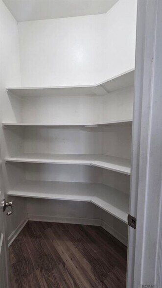 Building Photo - 583 Fall River Dr