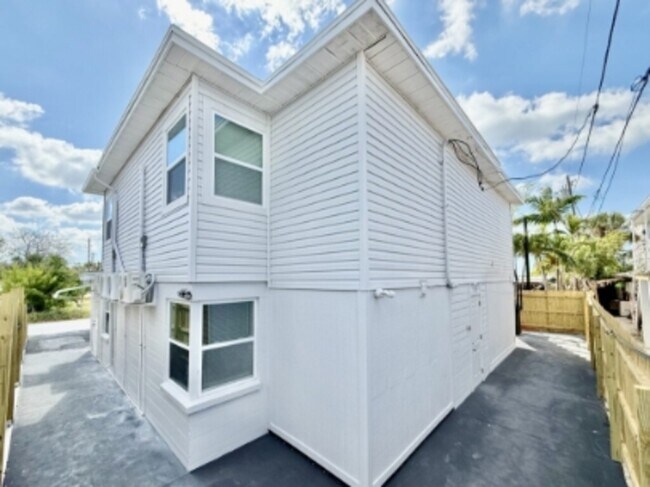 Building Photo - 80 146th Ave
