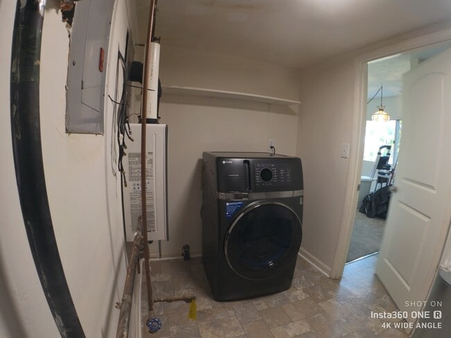 Utility Closet - 3137 Josephine St