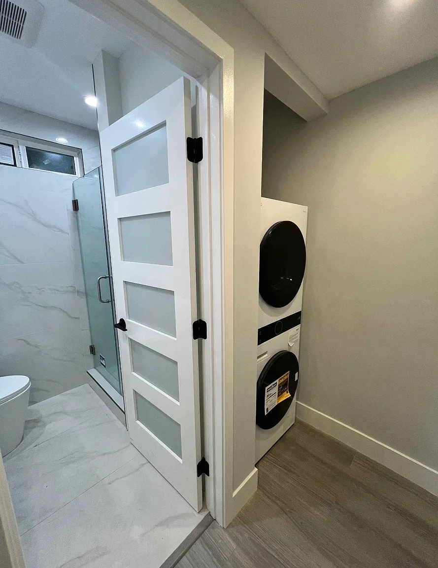 Building Photo - 8852 Bluffdale Dr