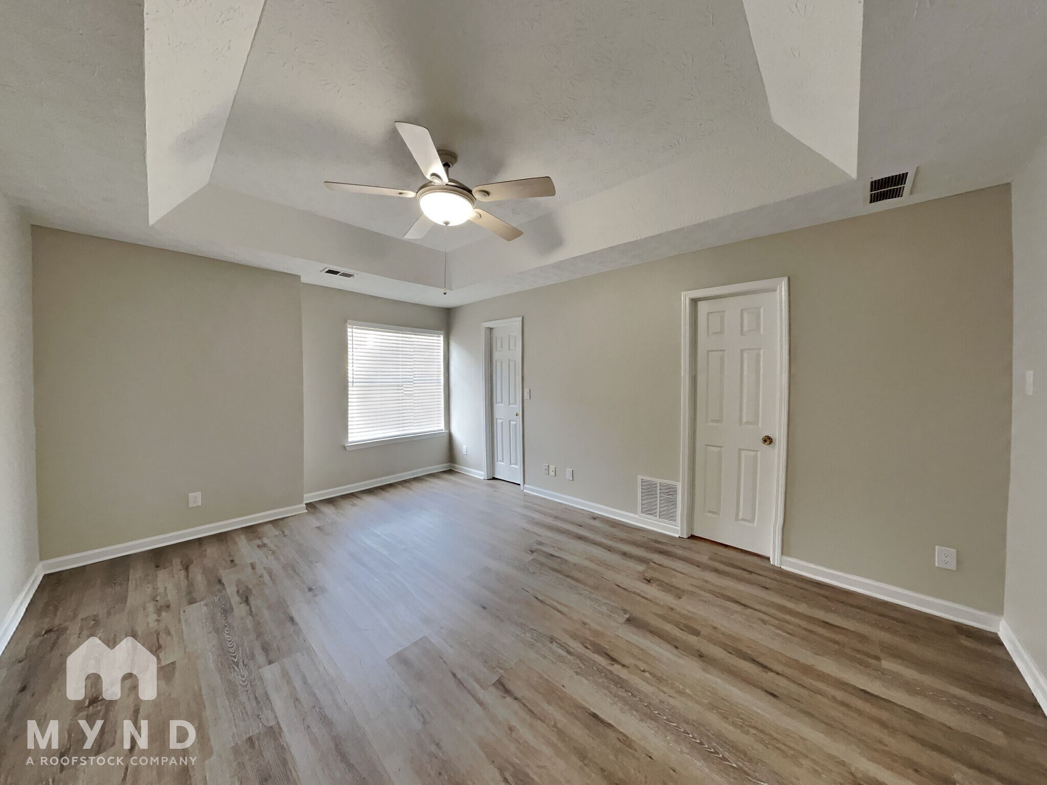 Building Photo - 723 River Valley Dr