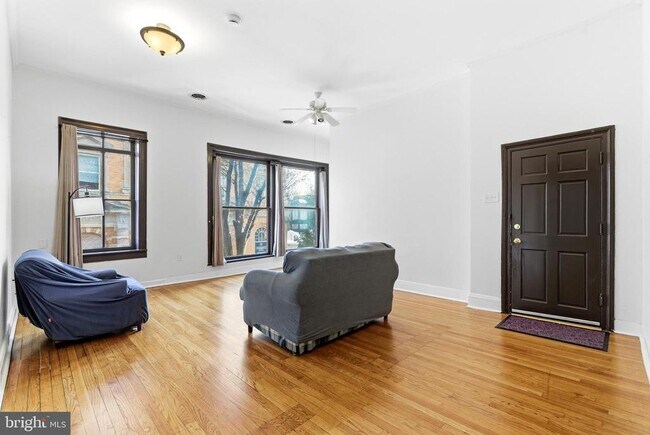 Building Photo - 105 N Loudoun St