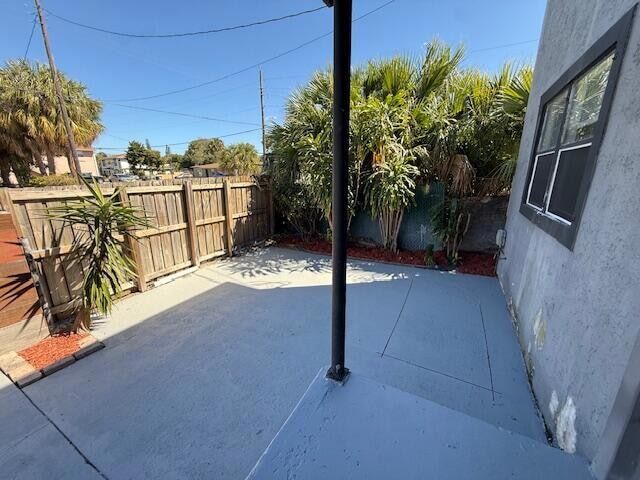 Building Photo - 904 4th St