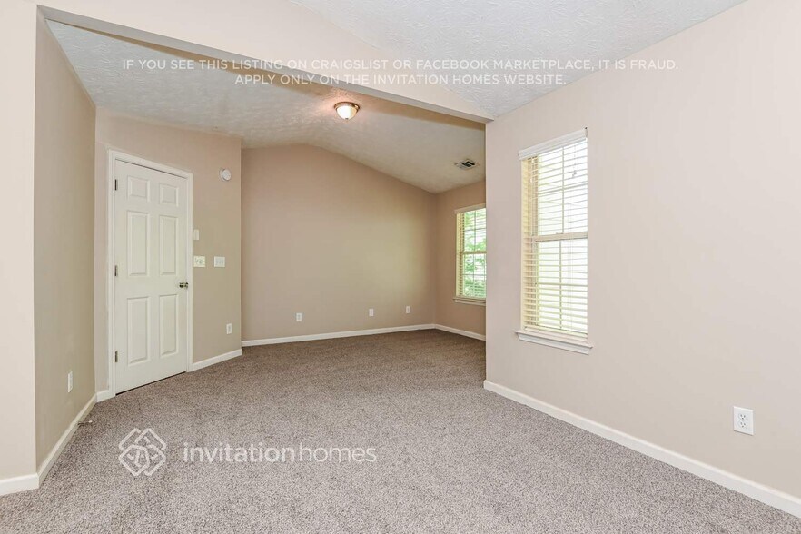 Building Photo - 1725 Stoneoak Cir