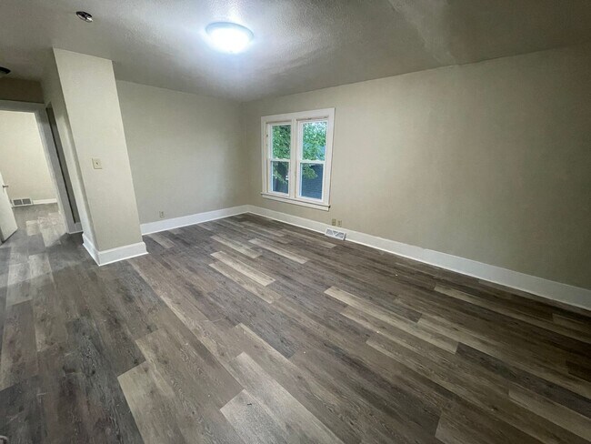 Building Photo - 630 Jackson St