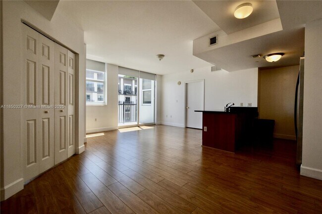 Building Photo - 4100 Salzedo St