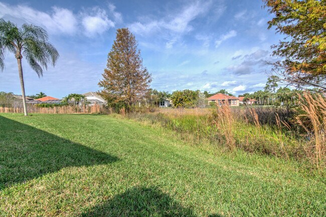 Building Photo - 28650 Carriage Home Dr