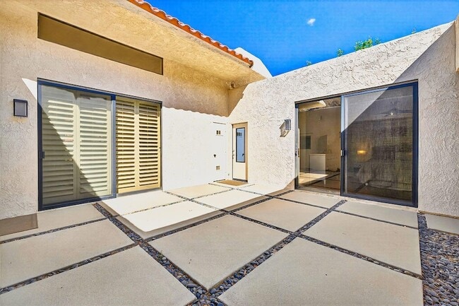 Building Photo - 77825 Cottonwood Cove