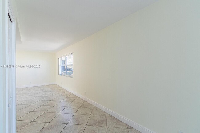 Building Photo - 121 Golden Isles Dr