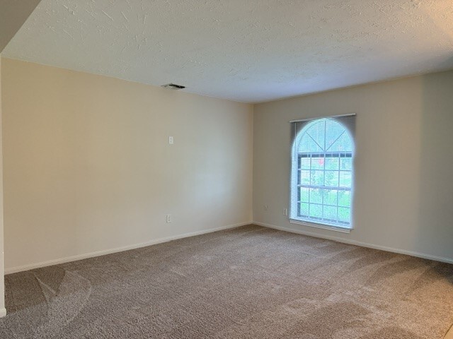 Building Photo - 6627 Krause Dr