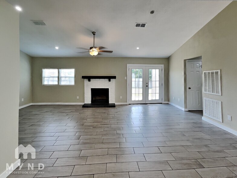 Building Photo - 3732 Farm Field Ln