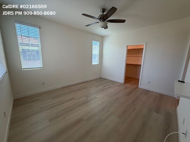 Building Photo - Eastvale 4 Bedroom Condo