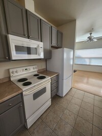 Building Photo - Darby Estates 3 Bedroom Condo