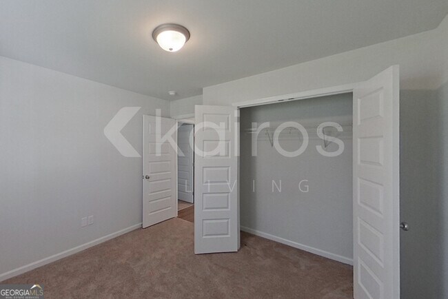 Building Photo - 137 Western Red Cedar Dr