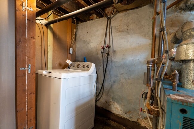Building Photo - Newly rehabbed 3 bedroom