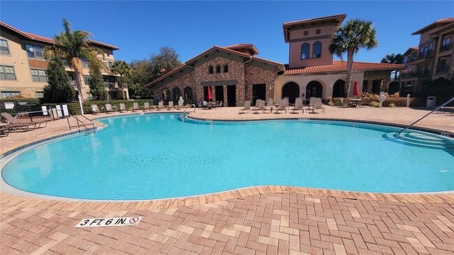 Building Photo - 914 Charo Pkwy