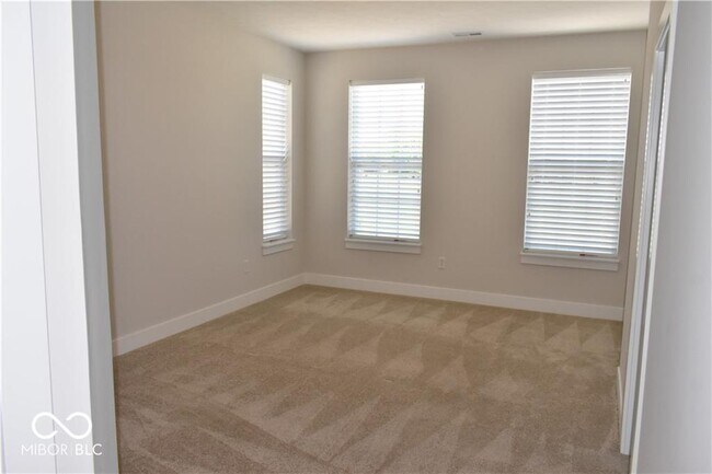 Building Photo - 874 Kinzer Ave