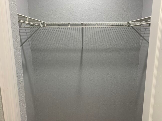 Walk in Closet - 2505 W Aileen St