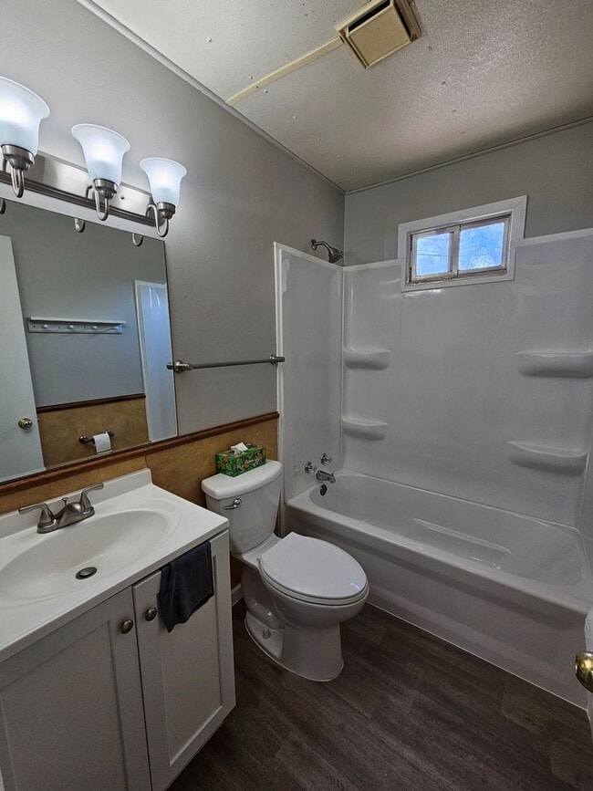 Building Photo - 3 BED | 1 BATH | SINGLE-LEVEL HOME | ROBBI...