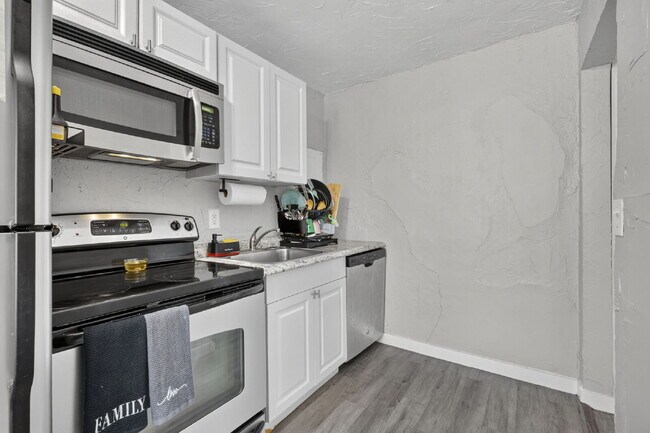 Building Photo - Cozy 1Bed/1Bath Rental in Lake Worth Beach