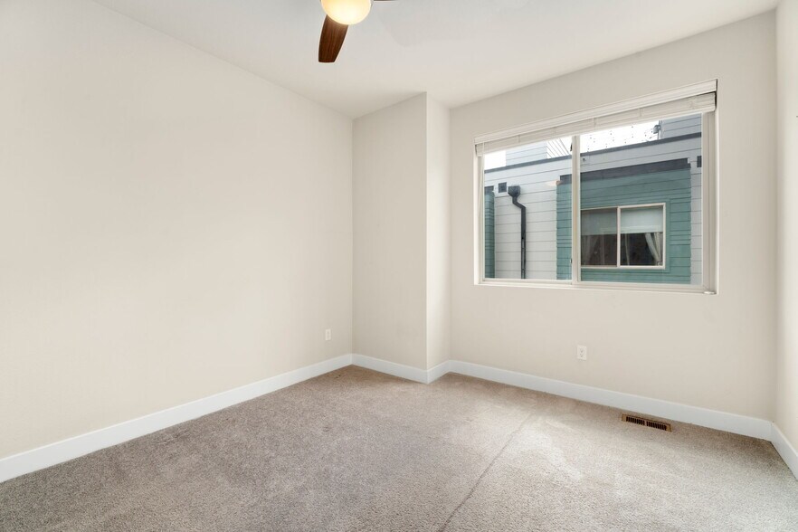 Building Photo - 1276 W 11th Ave