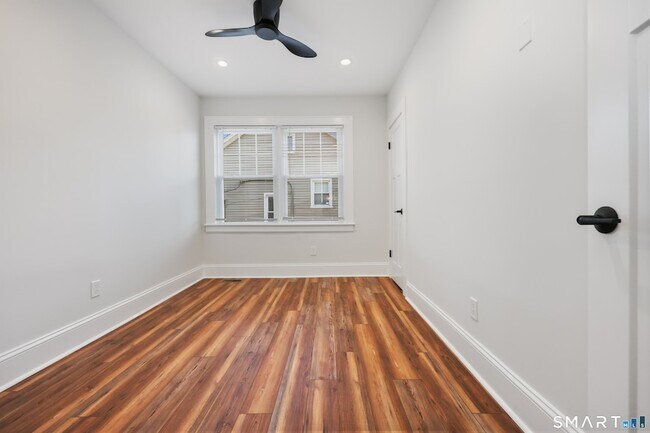 Building Photo - 60 Walter Ave