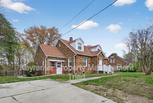 Building Photo - 506 Rocky Knoll Rd