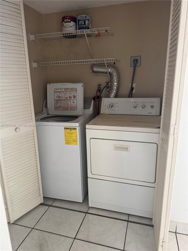 Building Photo - 8750 Royal Palm Blvd