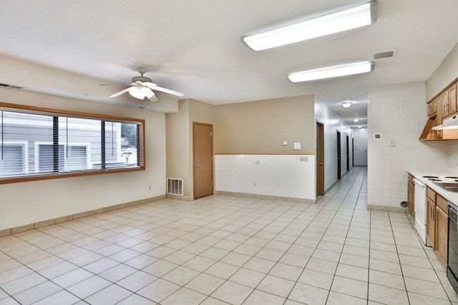 Building Photo - 918 17th Ave