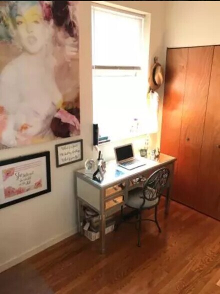 Building Photo - 303 S 11th St