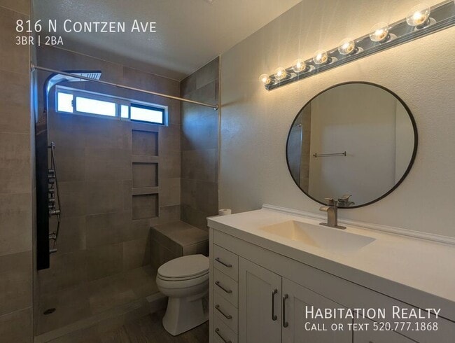 Building Photo - 816 N Contzen Ave