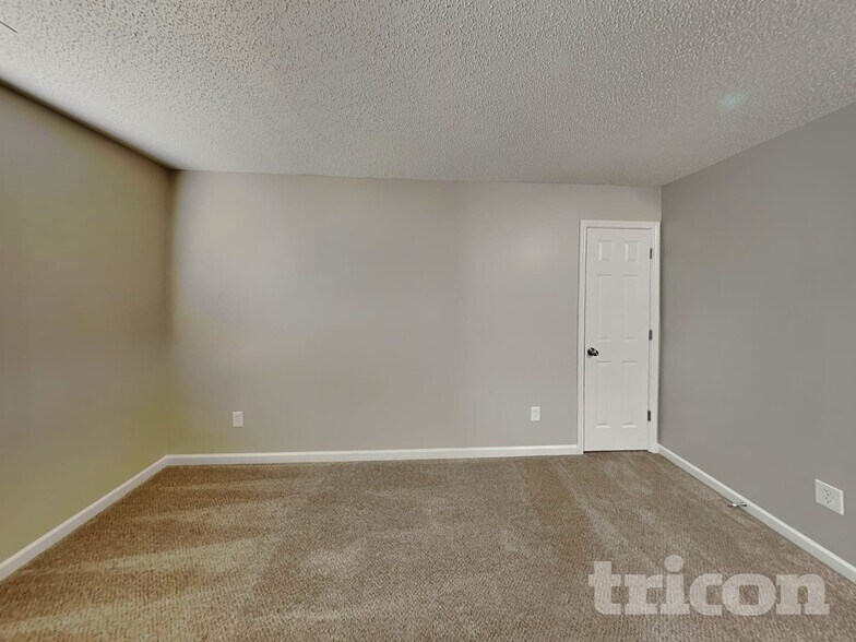 Building Photo - 2208 Ballingarry Dr