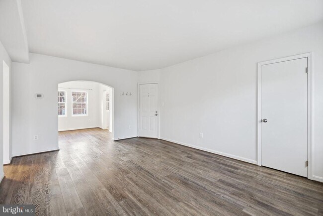 Building Photo - 1744 N Rhodes St