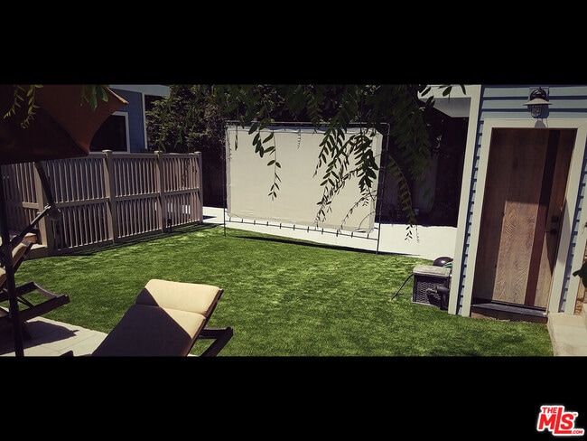 Building Photo - 4744 Haskell Ave