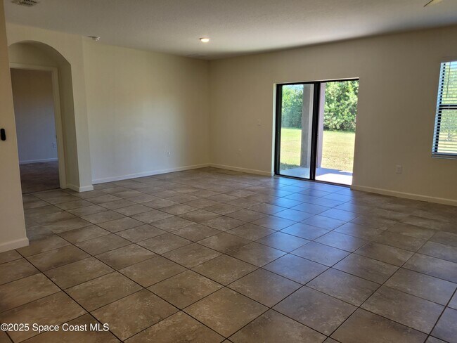 Building Photo - 760 Acadia Ct SE