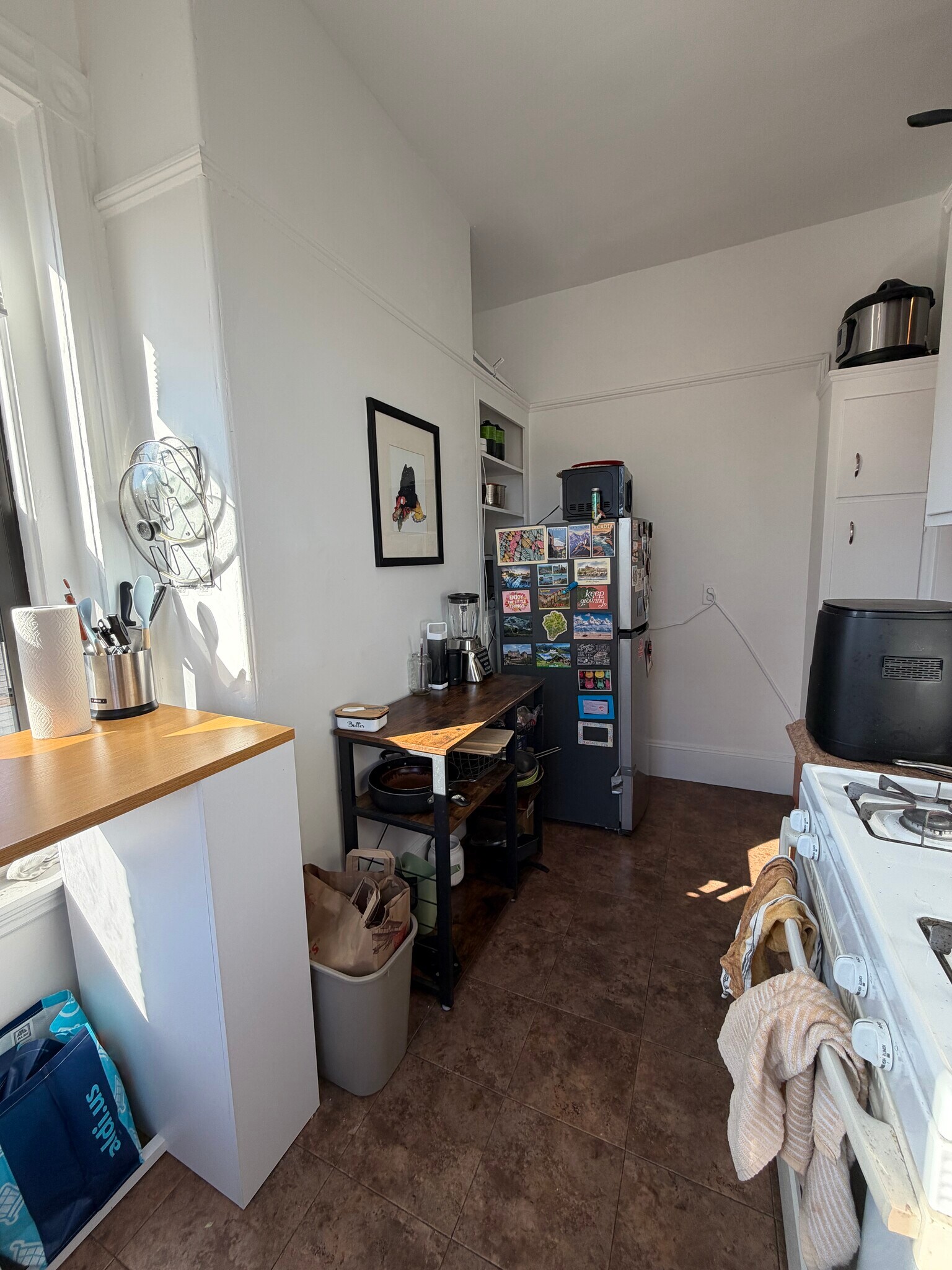 Building Photo - 22 Davis Ave