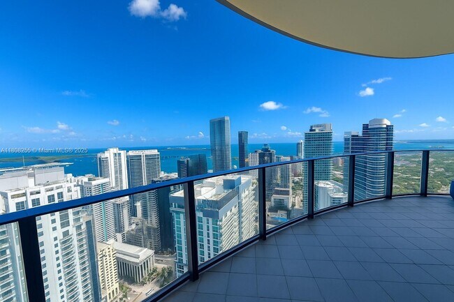 Building Photo - 1000 Brickell Plaza