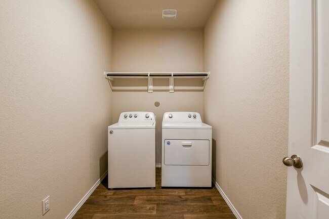 Building Photo - 16744 Lonely Pines Dr