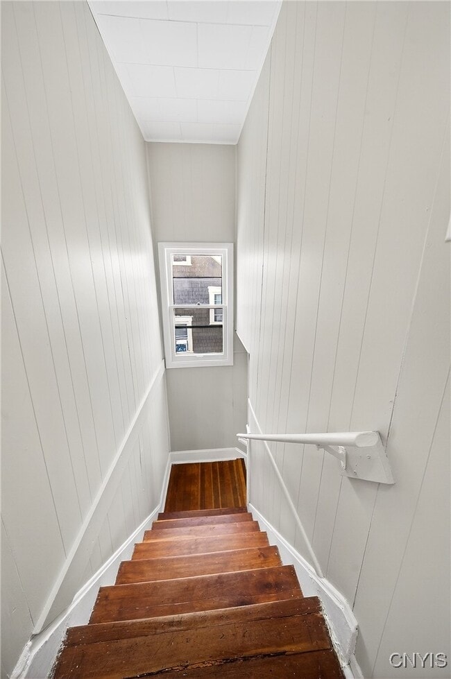 Building Photo - 162 Reed Ave