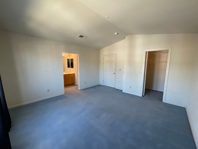 Building Photo - 34883 Herringbone Way, Union City, CA 94587