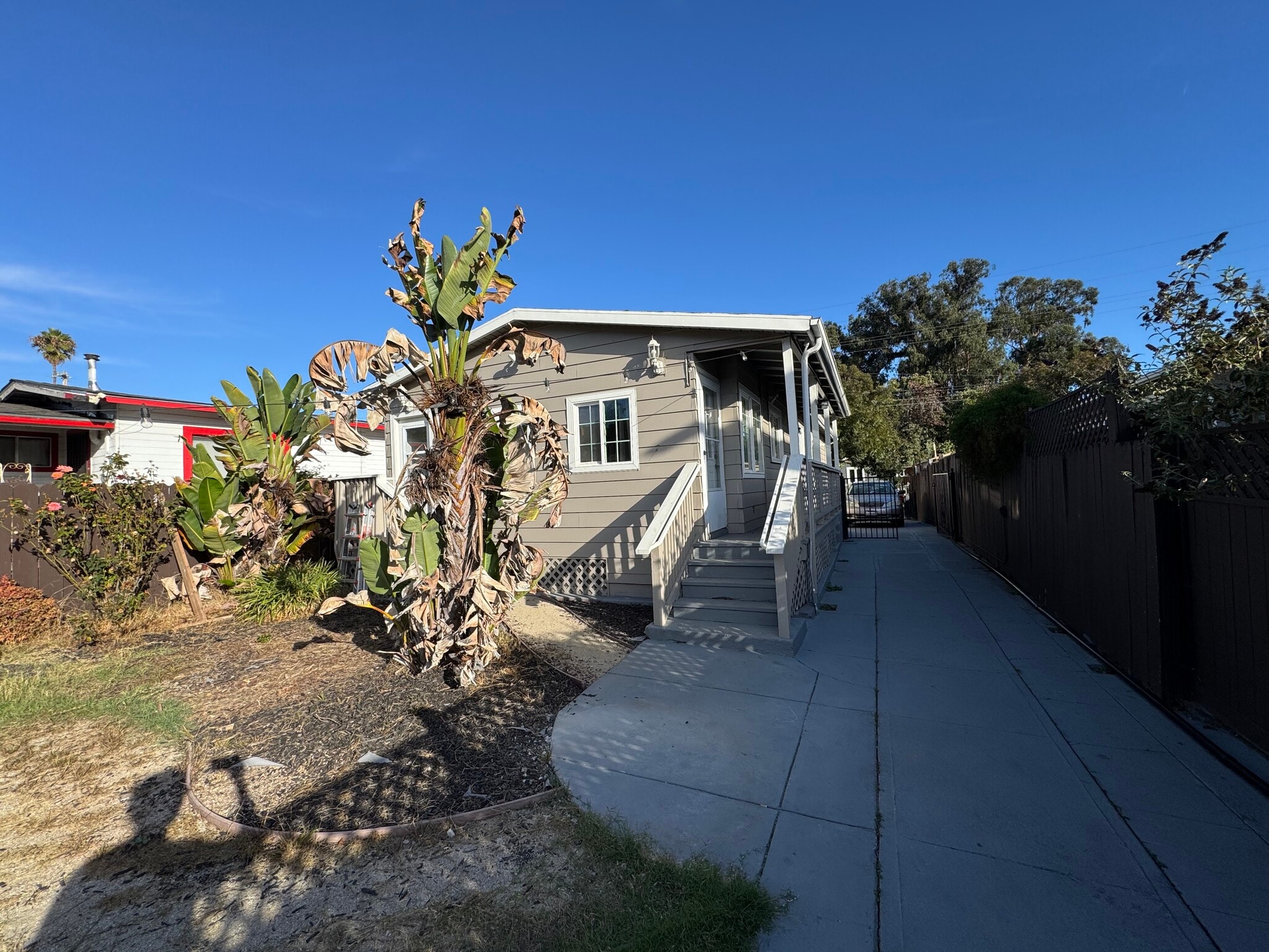 Building Photo - 2069 Harrington Ave