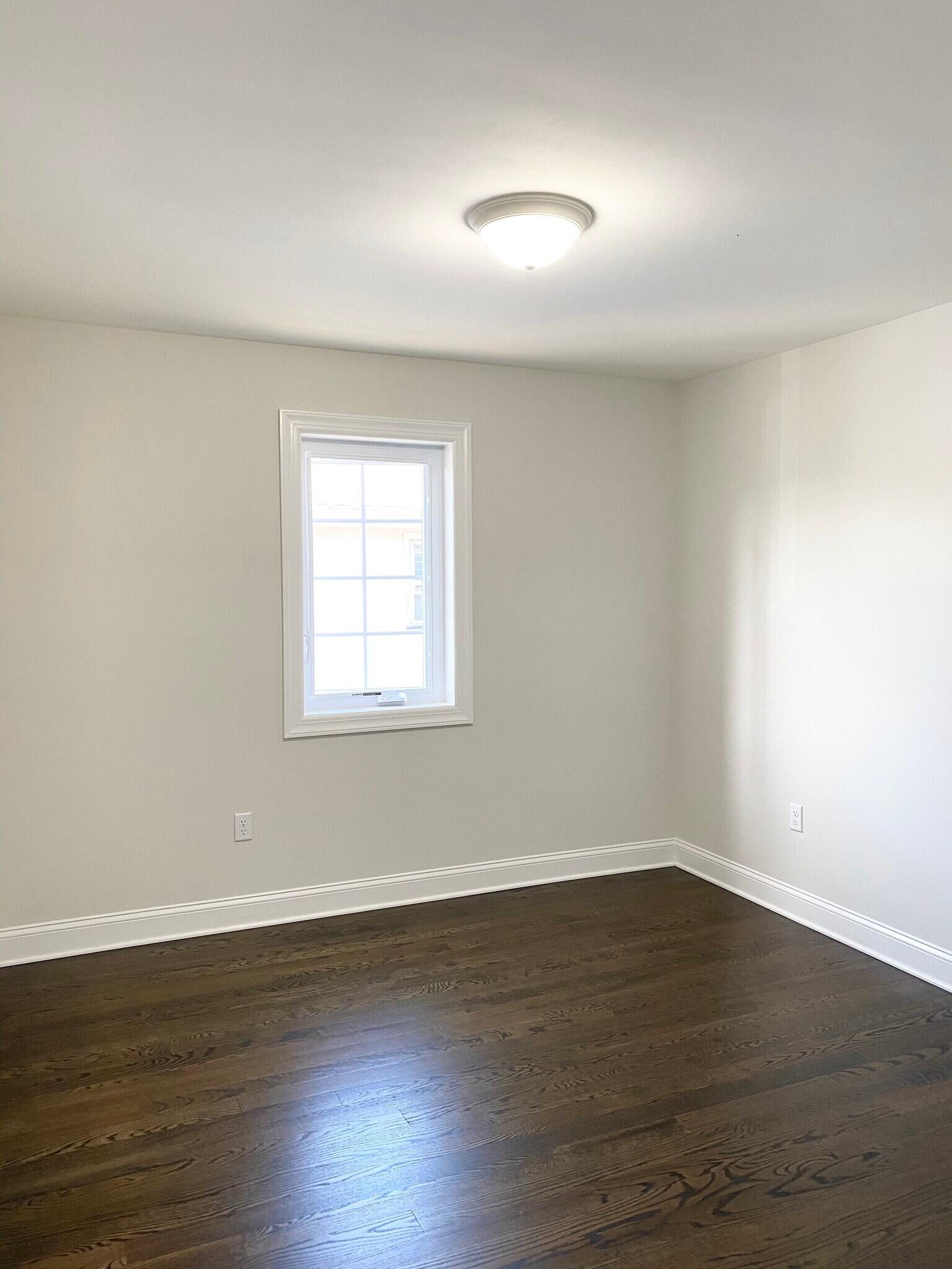 Building Photo - 61 Chestnut St