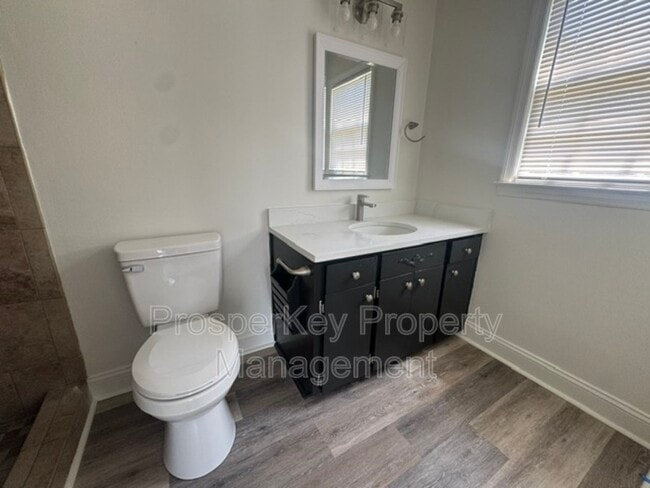 Building Photo - 210 Playa Del Ray Dr