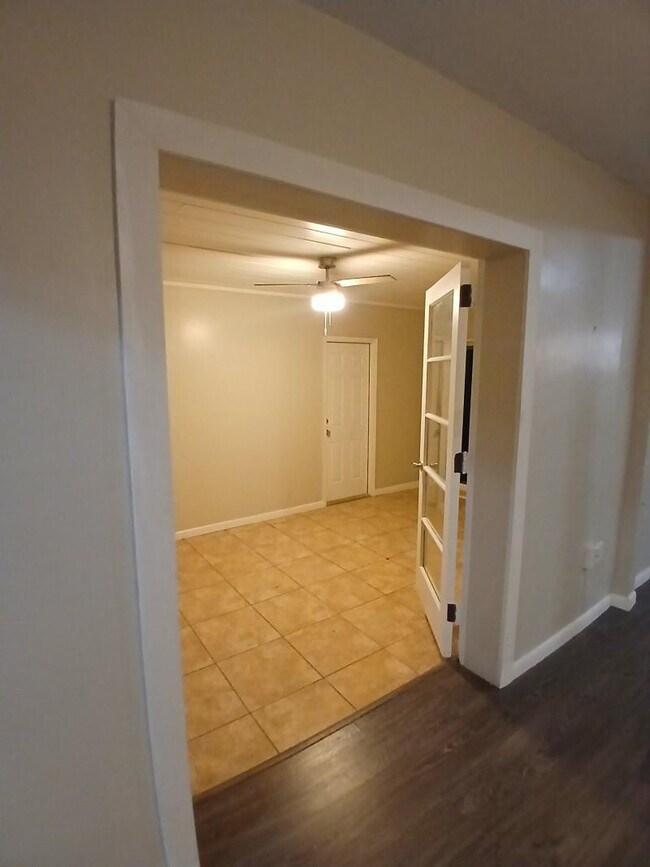 Building Photo - 5759 SW 61st St