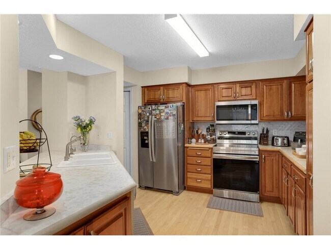 Building Photo - 15765 25th Pl N