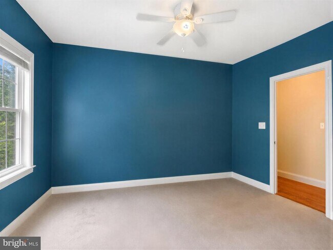 Building Photo - 23017 Holloway Ct