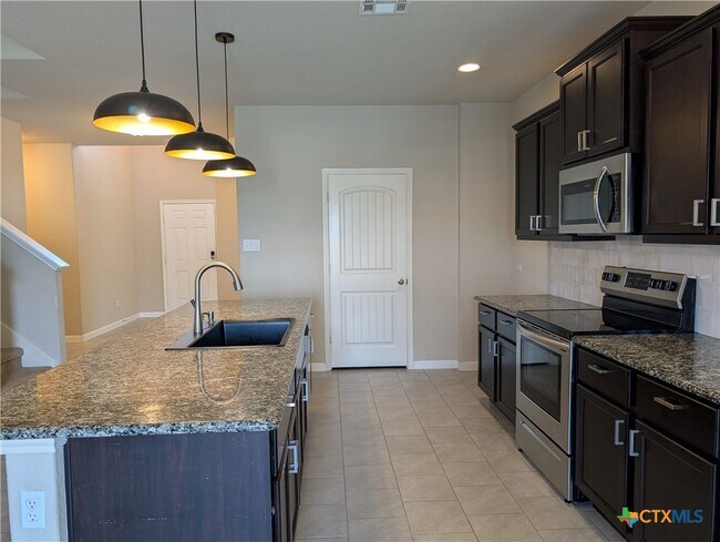 Building Photo - 2203 Flintshire Dr