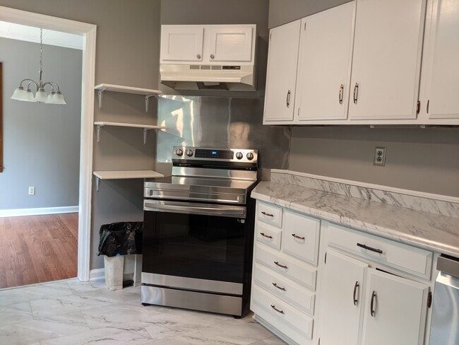 Building Photo - 3812 Thrall Dr