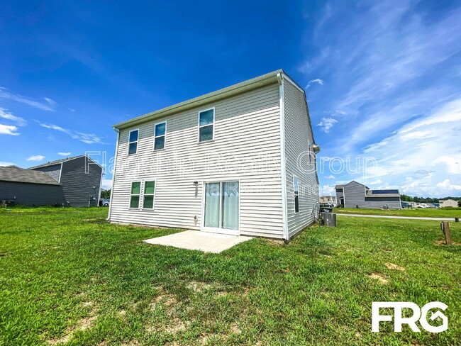 Building Photo - 300 Kenison Way