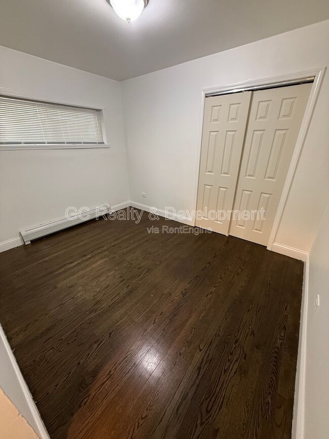 Building Photo - 4644 W 47th St